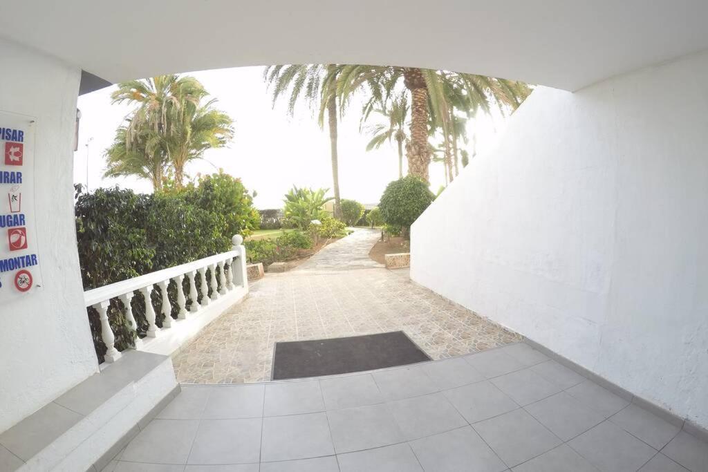 Studio Apartment La Lajilla Located At Beachfront Arguineguin المظهر الخارجي الصورة